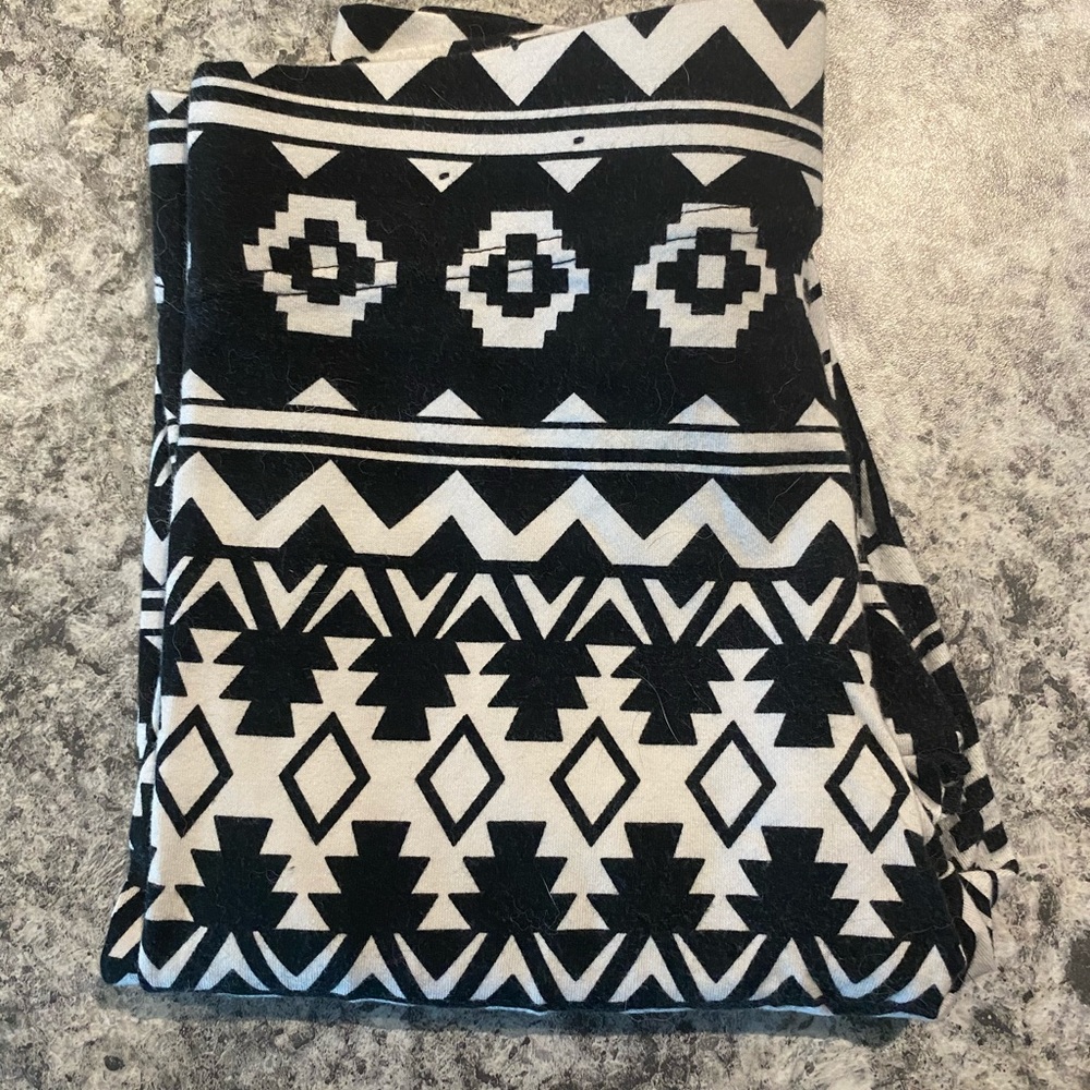 Vanity Aztec Leggings